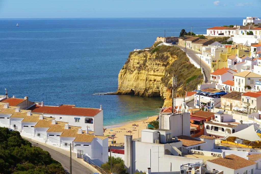 Apartamento Superior com 2 Quartos e Vista Mar