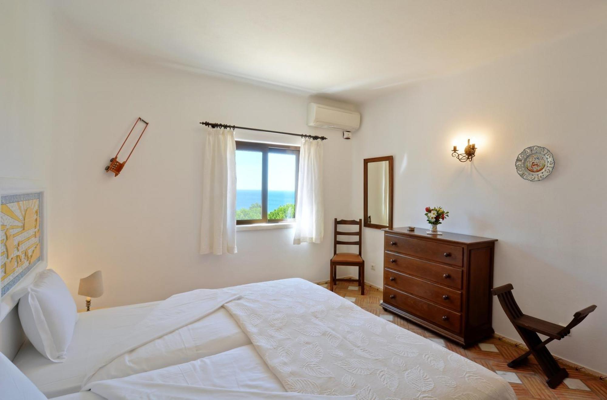 Superior One-Bedroom Apartment